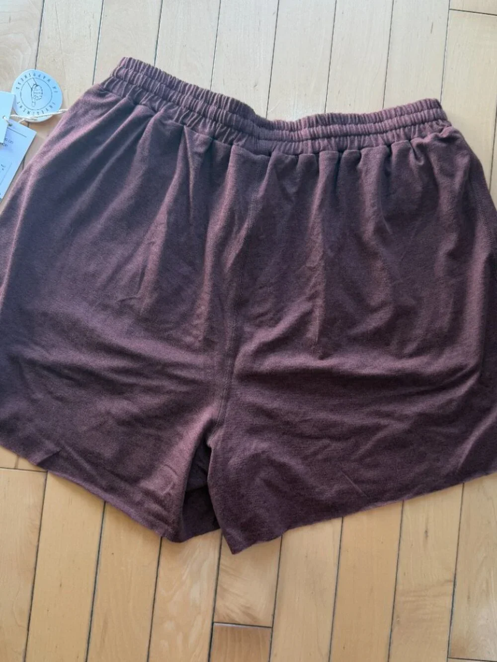 Vuori Boyfriend Short Shorts Cedar Heather Brown Size Medium New NWT - Picture 7 of 8